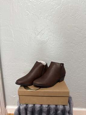 Charlotte Russe Low Heel Ankle Boots Size 9